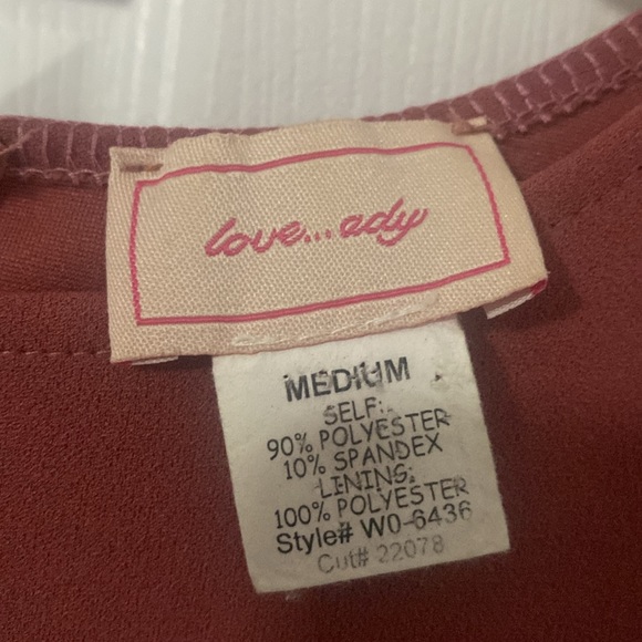 Love..ady reddish pink dress size m. Two layers on bottom part. Slight pilling. - Picture 3 of 9